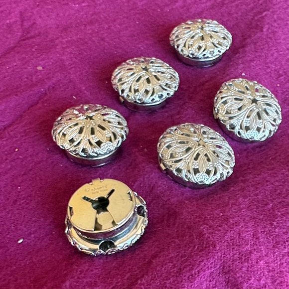 Elegant Silver Nony Button covers - Picture 2 of 3